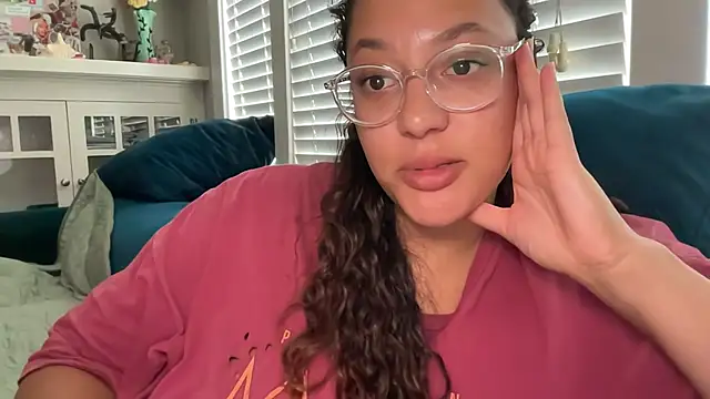 dreamyriri online show from June 23, 11:47 pm