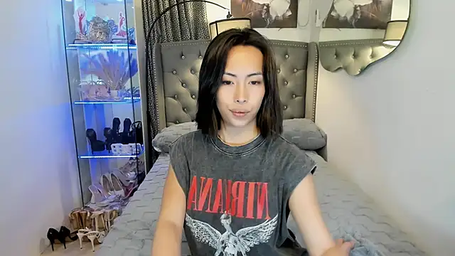 reighnempress online show from December 3, 4:37 am