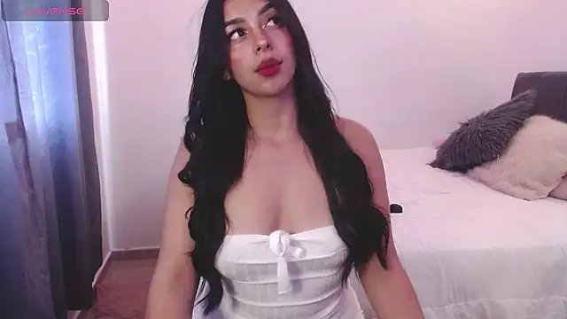 Melaniie01 online show from April 9, 10:37 pm