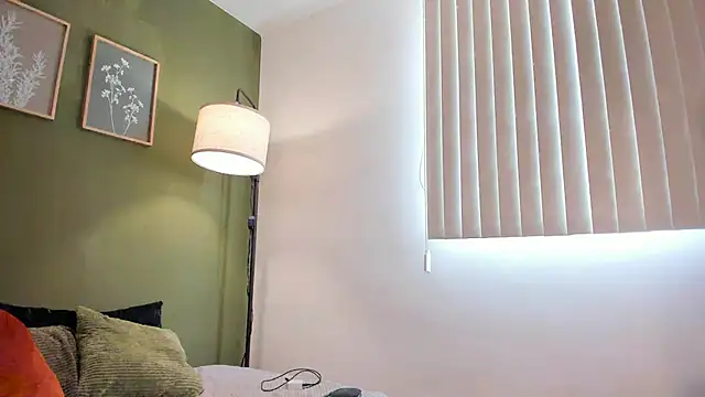 karlye 5 online show from October 8, 3:05 pm