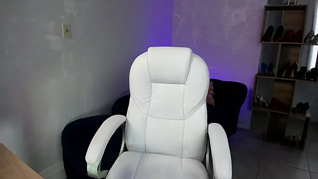 MissRhodes1 online show from October 16, 8:22 pm