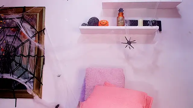 naia blessed online show from October 21, 7:18 pm