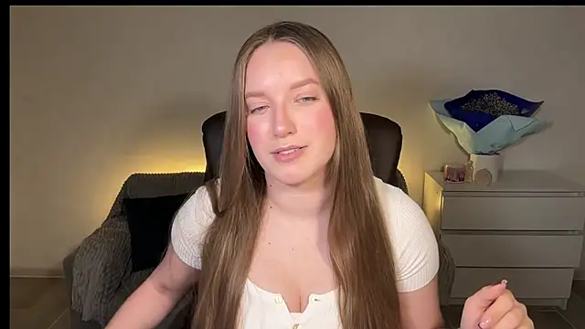 EvaMaddison online show from March 26, 5:47 pm