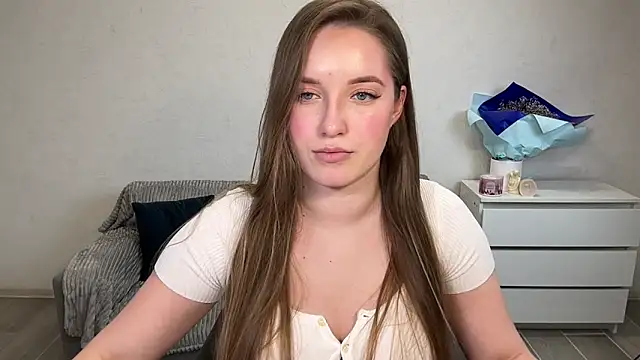 EvaMaddison online show from February 5, 6:11 pm