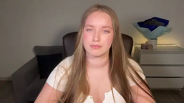 EvaMaddison online show from June 20, 8:56 pm