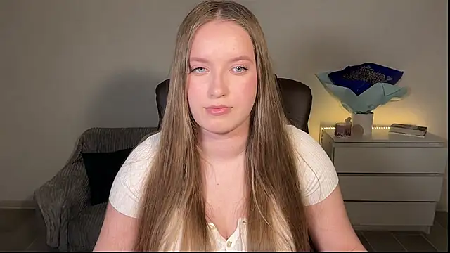 EvaMaddison online show from May 9, 8:44 pm