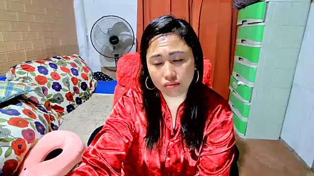 Ugly Filipina online show from September 21, 7:45 pm