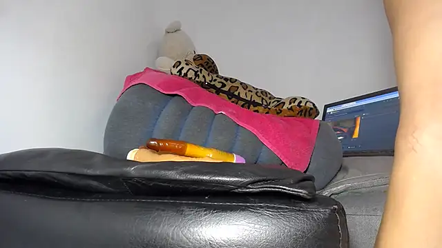 Vanessasweet2304 online show from July 8, 12:13 am