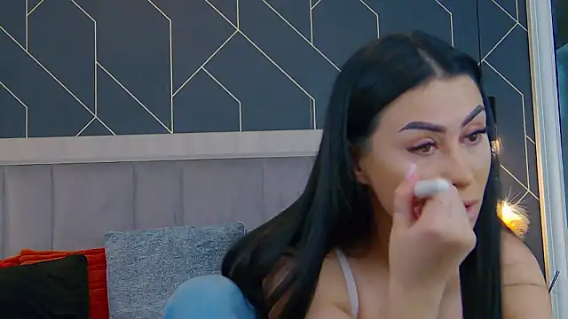 EmyLaveau online show from March 2, 6:14 am