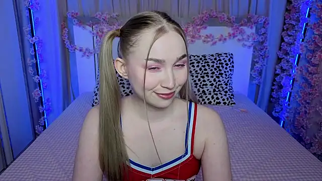 LilyStarlight online show from April 10, 7:03 am