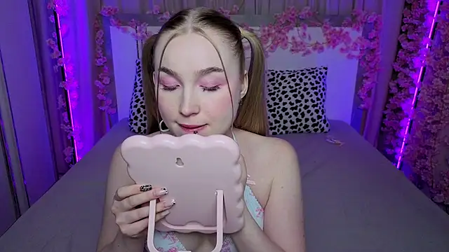 LilyStarlight online show from May 26, 4:23 am
