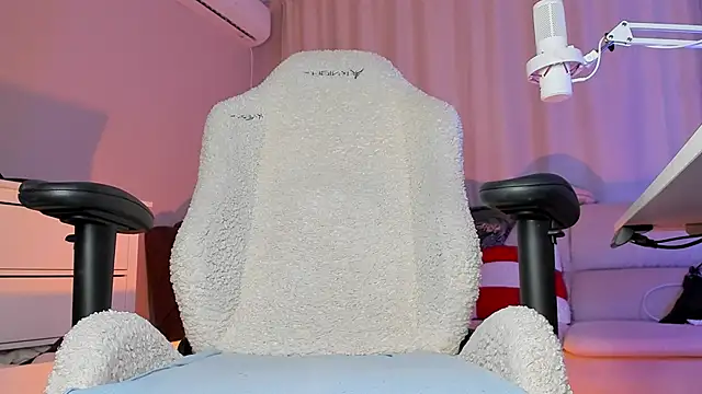 pink hell  online show from February 19, 6:29 pm