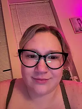 PiggyRose online show from March 13, 12:23 am