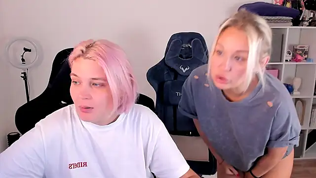 hotblonds online show from October 5, 2:44 pm