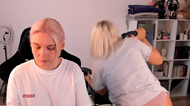 hotblonds online show from September 18, 11:31 am