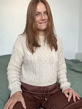 BritneyHall online show from April 29, 9:45 am