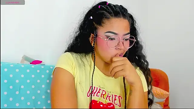 moana taylor online show from April 4, 11:53 am