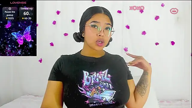 moana taylor online show from December 22, 8:45 pm