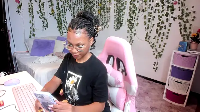 violeta milleer online show from March 13, 6:42 pm