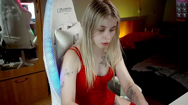 ho1yho1e online show from January 7, 8:45 pm