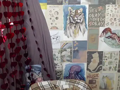 VeryVeryVeryShy  online show from February 10, 6:49 am