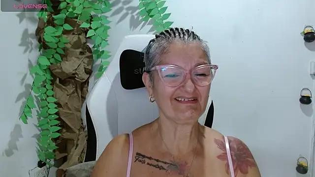 bety-cum2 online show from April 17, 11:12 am