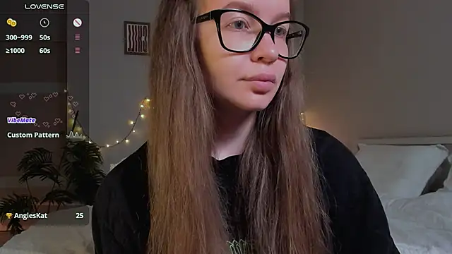 Virtual Girll online show from October 23, 8:26 pm