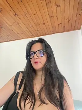 SWEETLILY18 online show from April 13, 12:28 pm