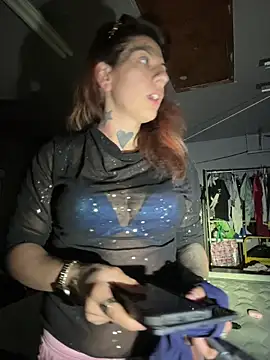 prettypurplep online show from December 1, 7:23 am