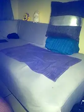 smalltitiz online show from September 24, 7:24 pm