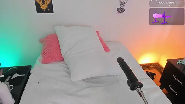 nicolette rock online show from October 5, 12:43 pm