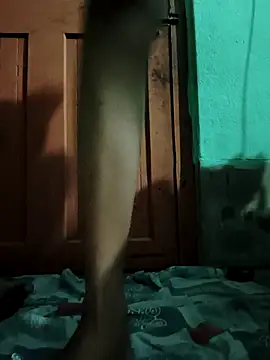 pariraj001 online show from April 4, 7:07 am