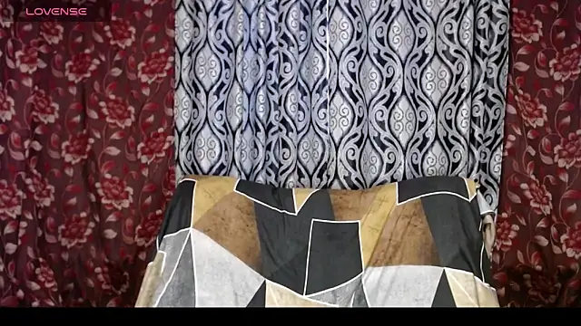 EmilyDoth online show from November 8, 8:52 am