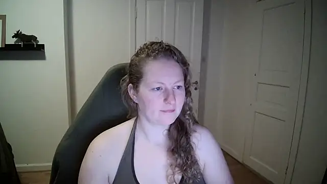 Girlnina-1995 online show from December 2, 8:48 am