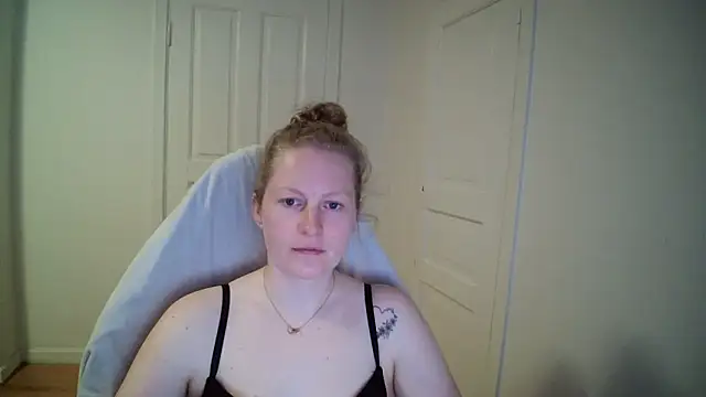 Girlnina-1995 online show from April 16, 2:28 pm