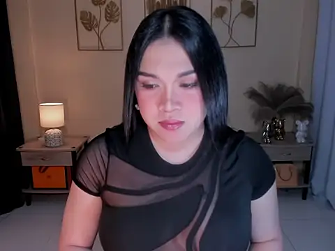 MaxeneCullens online show from April 8, 6:37 am