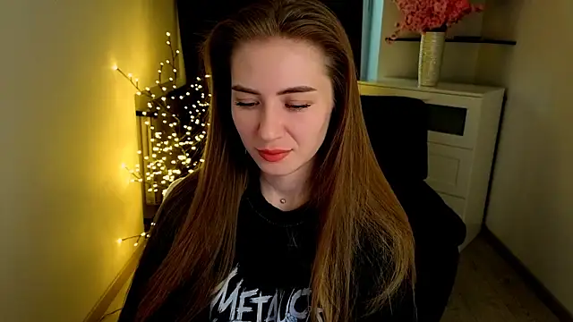 Adelyna Bird online show from March 22, 7:47 am