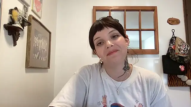 SweetMaisie online show from October 15, 9:28 pm