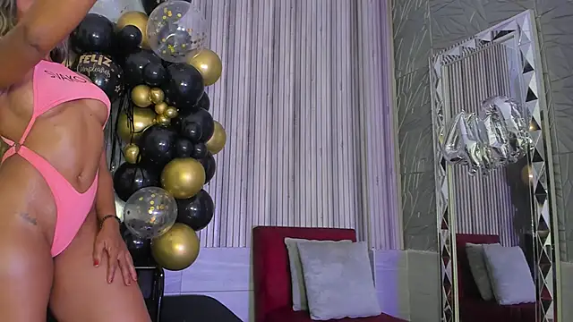 BriannaChelsea online show from October 17, 1:25 pm