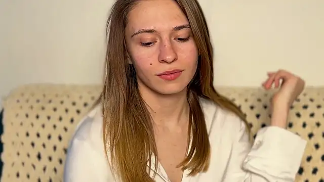 LovelyKatea online show from May 1, 1:36 pm