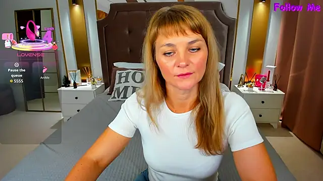 annasimonsj online show from September 30, 1:22 am