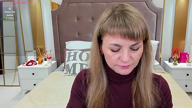 annasimonsj online show from April 18, 12:57 am