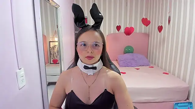 LORELAIGIVEN online show from March 16, 12:31 pm