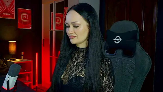 QueenAliss online show from February 12, 8:05 am