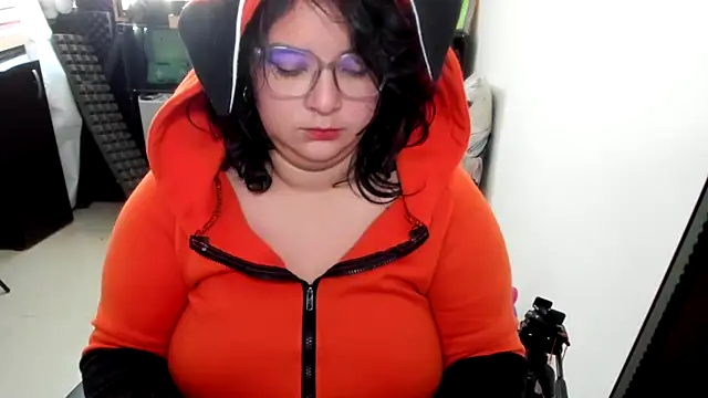 aika-dreams online show from October 18, 2:42 pm