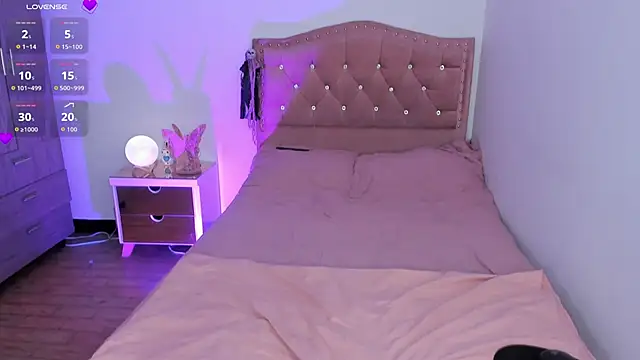 Lizzie corner v online show from October 20, 3:48 pm