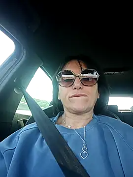 -Mia-   online show from April 10, 7:36 am