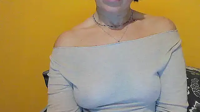 -Mia-   online show from December 2, 3:47 pm