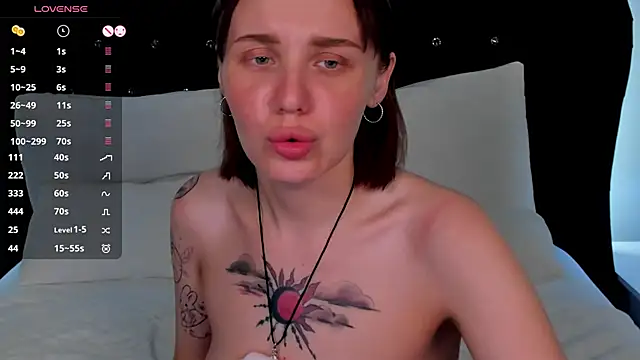 LianaFord online show from March 2, 7:15 am