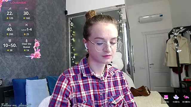 KateJonson online show from October 15, 6:49 am